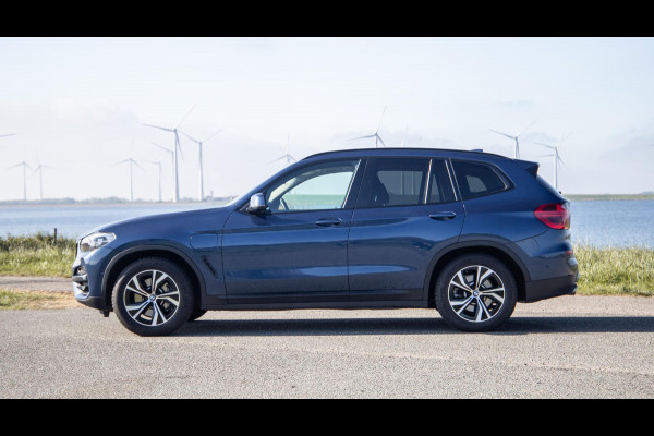 BMW X3 xDrive30e Executive BLACK LINE / PANORAMA DAK / CARPLAY / LEER / STOELVERWARMING / CAMERA