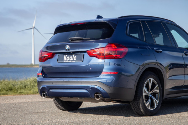 BMW X3 xDrive30e Executive BLACK LINE / PANORAMA DAK / CARPLAY / LEER / STOELVERWARMING / CAMERA