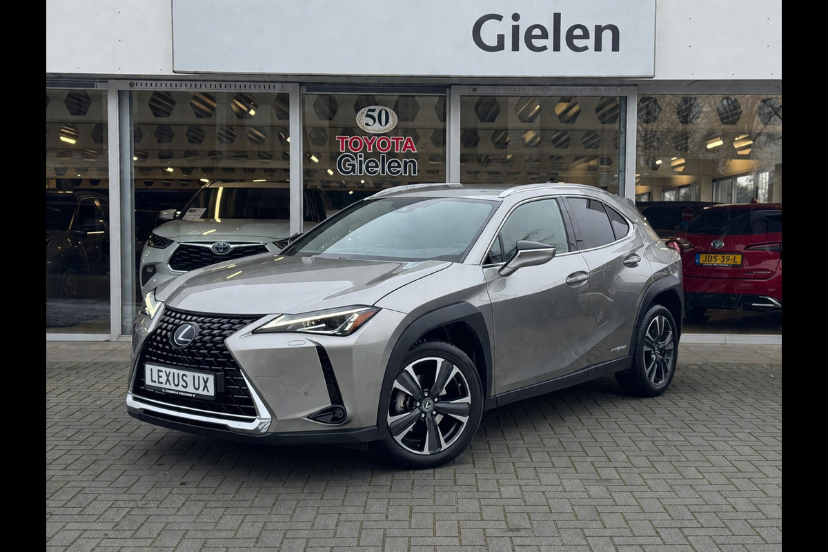 Lexus UX 250h Preference Line | Dodehoekherkenning, 18 inch, Stoel + Stuurverwarming, Parkeersensoren, Apple CarPlay/Android Auto