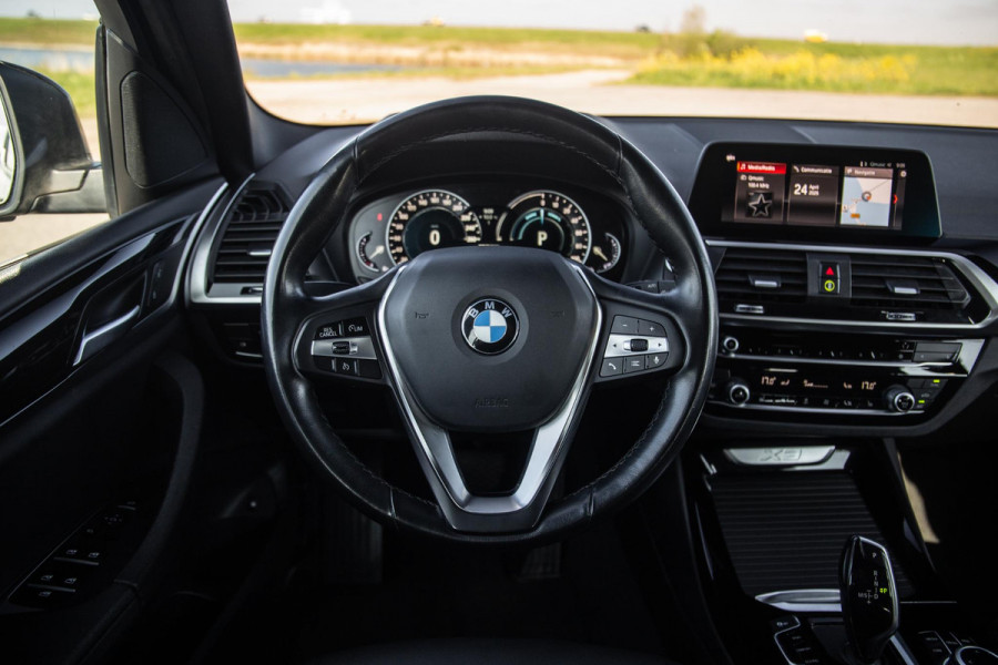 BMW X3 xDrive30e Executive CARPLAY / STOELVERWARMING / DEALER ONDERHOUDEN / LEER