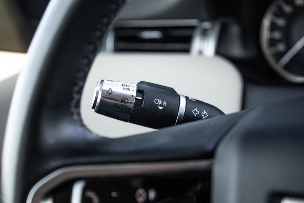 Land Rover Discovery Sport P300e 1.5 SE CARPLAY / TREKHAAK / CREME LEDER / DEALER ONDERHOUDEN / 360 CAMERA