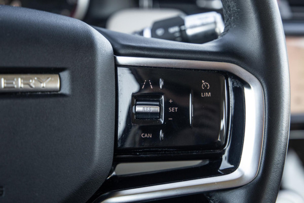 Land Rover Discovery Sport P300e 1.5 SE CARPLAY / TREKHAAK / CREME LEDER / DEALER ONDERHOUDEN / 360 CAMERA