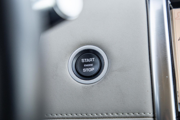 Land Rover Discovery Sport P300e 1.5 SE CARPLAY / TREKHAAK / CREME LEDER / DEALER ONDERHOUDEN / 360 CAMERA