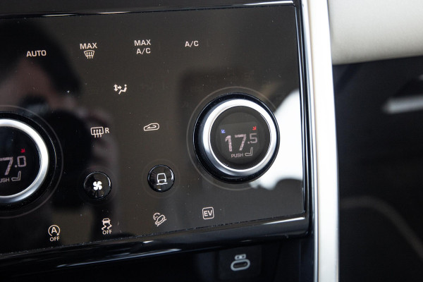 Land Rover Discovery Sport P300e 1.5 SE CARPLAY / TREKHAAK / CREME LEDER / DEALER ONDERHOUDEN / 360 CAMERA