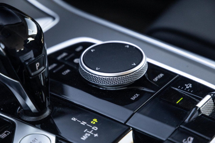 BMW X5 xDrive45e Executive CARPLAY / CAMERA / DEALER ONDERHOUDEN / ZWART LEER / STOELVERWARMING