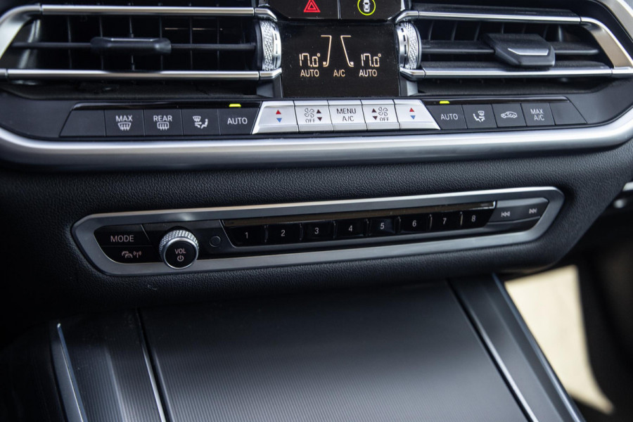 BMW X5 xDrive45e Executive CARPLAY / CAMERA / DEALER ONDERHOUDEN / ZWART LEER / STOELVERWARMING