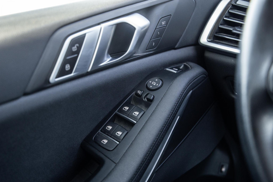 BMW X5 xDrive45e Executive CARPLAY / CAMERA / DEALER ONDERHOUDEN / ZWART LEER / STOELVERWARMING