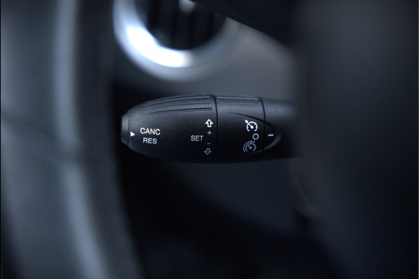 Fiat 500 0.9 TwinAir Turbo Sport | Mat Groen | Apple Carplay | Parkeersensoren | Navigatie | Climate Control | Digitale Tellers | Groot Scherm | Cruise Control | LED