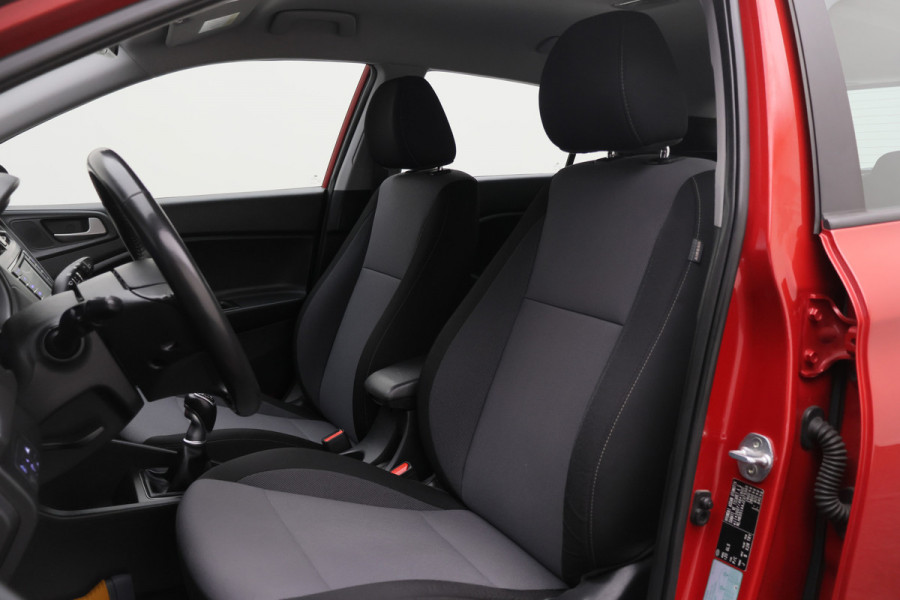 Hyundai i20 1.0 T-GDI Comfort Climate, Cruise, Camera, Navigatie, Bluetooth, PDC, DAB, Trekhaak, 15''