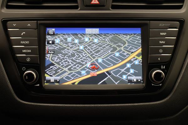 Hyundai i20 1.0 T-GDI Comfort Climate, Cruise, Camera, Navigatie, Bluetooth, PDC, DAB, Trekhaak, 15''