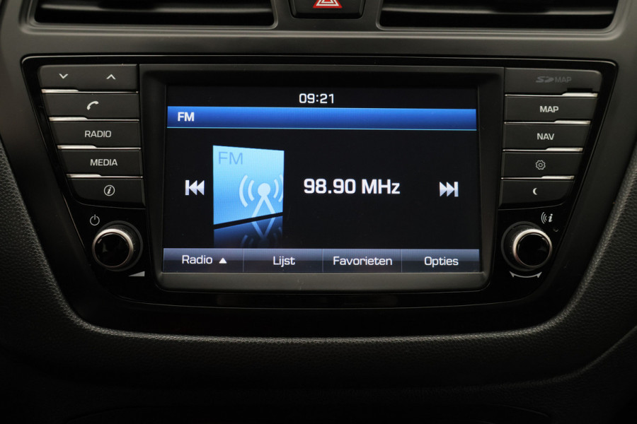 Hyundai i20 1.0 T-GDI Comfort Climate, Cruise, Camera, Navigatie, Bluetooth, PDC, DAB, Trekhaak, 15''