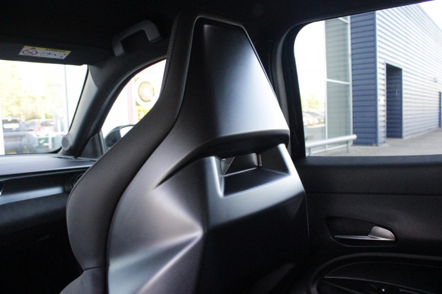 Alfa Romeo junior Elettrica VELOCE 280PK 54 kWh | SPORT PACK (SABELT SPORTSTOELEN ELEKTRISCH BEDIENBAAR OP DE BESTUURDERSSTOEL/STOEL VERWARMING/ALUMINIUM INSTAPLIJSTEN EN PEDALEN/PERFROMANCE STUURWIEL MET ALCANTARA/PERFORMANCE BODYKIT "PROGRESSO"/AMBIENT LIGHT/GETINTE ACHETRRUITEN | TECHNO PACK (LED MATRIX KOPLAMPEN/AUTOMATISCH DIMMENDE BINNENSPIEGEL/DRAADLOZE TELEFOONLADER/DODEHOEK DETECTIE/NAVIGATIE/ELEKTRISCH BEDIENBARE ACHTERKLEP/KEYLESS ENTRY/KEYLESS START/ADAPTIVE CRUISE CONTROL/ACHTERUITRIJ CAMERA) | DRAADLOZE APPLE CARPLAY/ANDROID AUTO | 20" LICHTMETALEN VELGEN "VENTI" | RODE RE