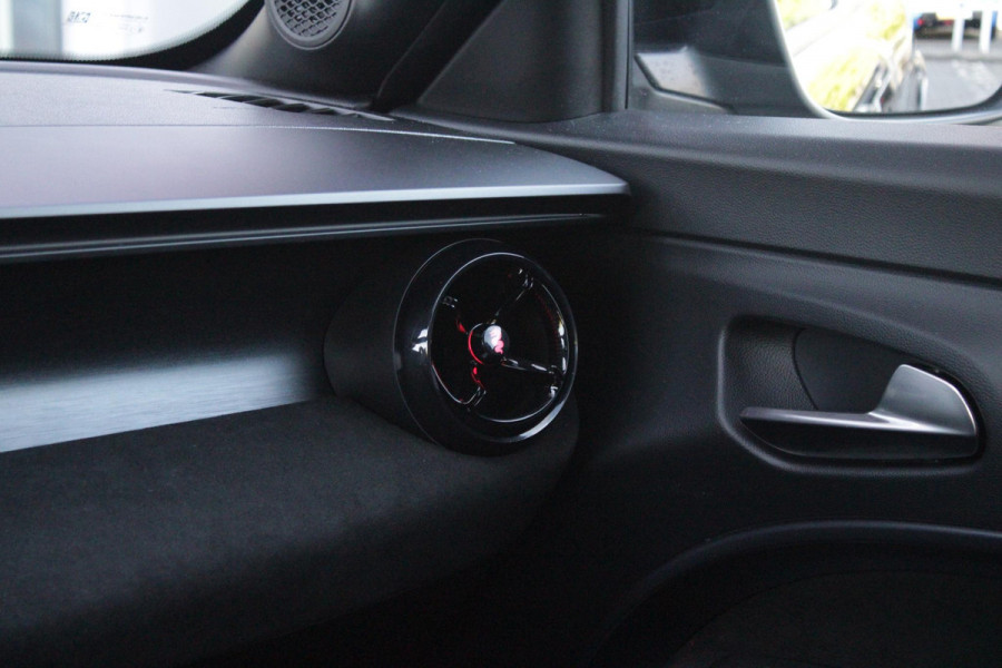 Alfa Romeo junior Elettrica VELOCE 280PK 54 kWh | SPORT PACK (SABELT SPORTSTOELEN ELEKTRISCH BEDIENBAAR OP DE BESTUURDERSSTOEL/STOEL VERWARMING/ALUMINIUM INSTAPLIJSTEN EN PEDALEN/PERFROMANCE STUURWIEL MET ALCANTARA/PERFORMANCE BODYKIT "PROGRESSO"/AMBIENT LIGHT/GETINTE ACHETRRUITEN | TECHNO PACK (LED MATRIX KOPLAMPEN/AUTOMATISCH DIMMENDE BINNENSPIEGEL/DRAADLOZE TELEFOONLADER/DODEHOEK DETECTIE/NAVIGATIE/ELEKTRISCH BEDIENBARE ACHTERKLEP/KEYLESS ENTRY/KEYLESS START/ADAPTIVE CRUISE CONTROL/ACHTERUITRIJ CAMERA) | DRAADLOZE APPLE CARPLAY/ANDROID AUTO | 20" LICHTMETALEN VELGEN "VENTI" | RODE RE