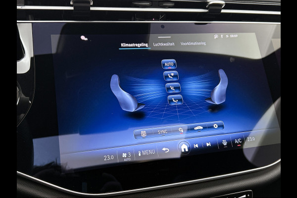 Mercedes-Benz E-Klasse 300 e AMG Plug-In Hybride AMG Line | Panoramadak | Widescreen Dashboard | Burmester® 4D surround sound system | Digil Licht. Inclusief 24 maanden Mercedes-Benz Certified garantie voor Europa.