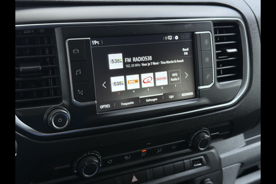 Opel Vivaro E L2H1 9-Persoons SOH 99% 50kWh Trekhaak Navi Airco Apple Carplay Android Auto Pdc Cruise Control Led Schuifdeur Isofix Bluetooth Dealeronderhouden 1e Eigenaar Origineel Nederlandse Bus