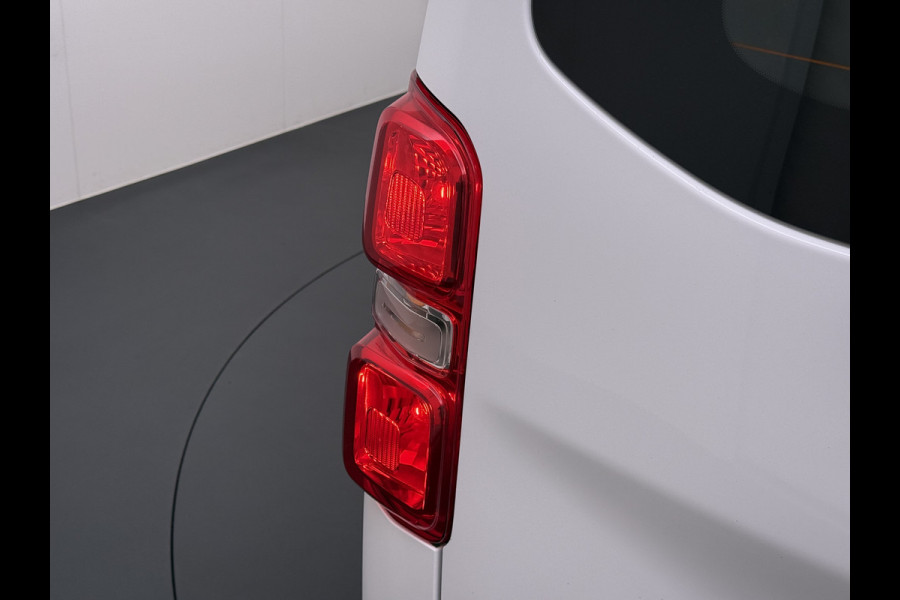 Opel Vivaro E L2H1 9-Persoons SOH 99% 50kWh Trekhaak Navi Airco Apple Carplay Android Auto Pdc Cruise Control Led Schuifdeur Isofix Bluetooth Dealeronderhouden 1e Eigenaar Origineel Nederlandse Bus