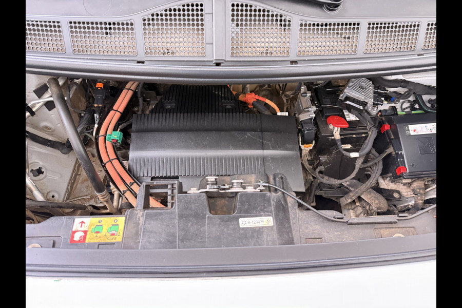 Opel Vivaro E L2H1 9-Persoons SOH 99% 50kWh Trekhaak Navi Airco Apple Carplay Android Auto Pdc Cruise Control Led Schuifdeur Isofix Bluetooth Dealeronderhouden 1e Eigenaar Origineel Nederlandse Bus
