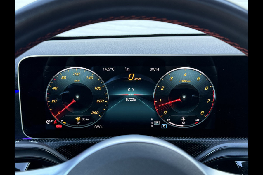 Mercedes-Benz A-Klasse 250 4MATIC AMG-Line | Pano | Trekhaak | MultiBeam LED | Ambient Light | 19 inch