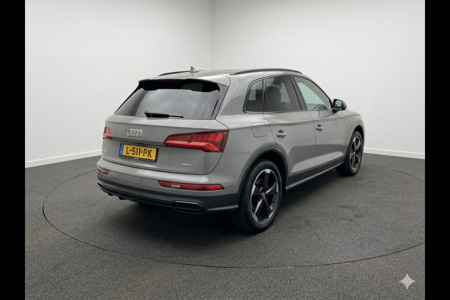 Audi Q5 2.0 TFSI quattro Sport S Line Black Edition 252pk | Panoramdak Diamond Stitching | Luchtvering | Voorstoelen en achterbank verwarmbaar | Matrix Led verlichting | Elektrisch verstelbare voorstoelen |