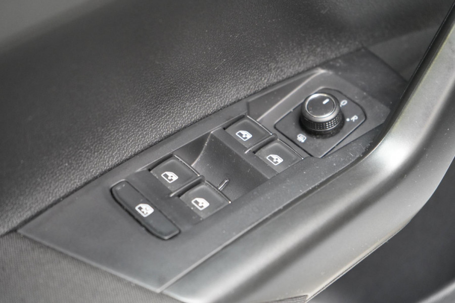 Volkswagen Polo 1.0 TSi 95pk Comfortline 5-drs | Keyless | Parkeersensoren | Carplay | Cruise control | Lm velgen