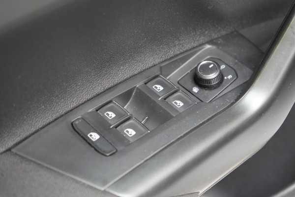 Volkswagen Polo 1.0 TSi 95pk Comfortline 5-drs | Keyless | Parkeersensoren | Carplay | Cruise control | Lm velgen