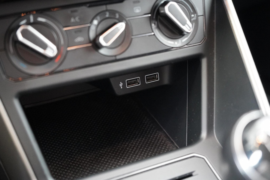 Volkswagen Polo 1.0 TSi 95pk Comfortline 5-drs | Keyless | Parkeersensoren | Carplay | Cruise control | Lm velgen