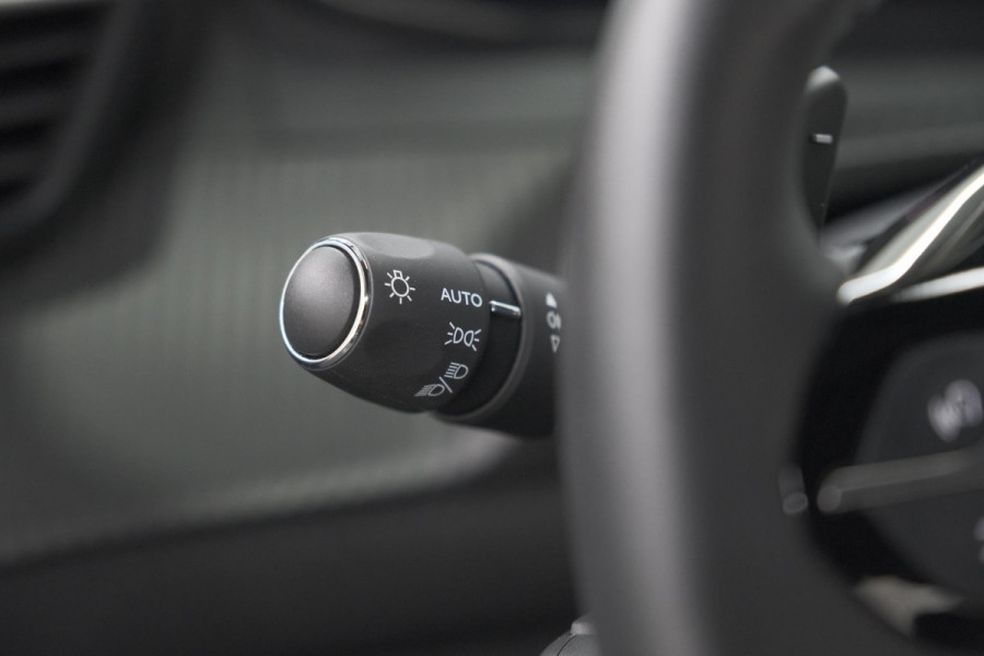 Peugeot 2008 PureTech 130 EAT8 Allure | 360 Camera | Adaptieve Cruise Control | Dodehoekdetectie