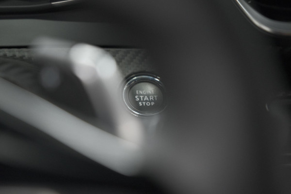 Peugeot 2008 PureTech 130 EAT8 Allure | 360 Camera | Adaptieve Cruise Control | Dodehoekdetectie