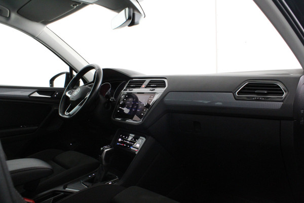 Volkswagen Tiguan 1.5 TSI Life Business > Camera/Trekhaak/Winterpakket/17inch/ACC...