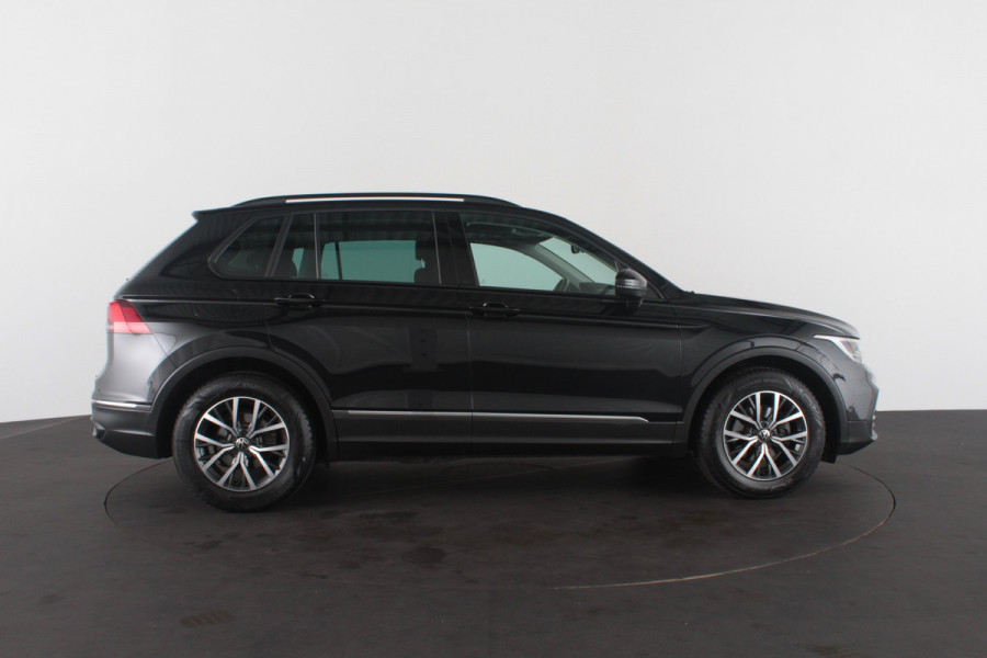 Volkswagen Tiguan 1.5 TSI Life Business > Camera/Trekhaak/Winterpakket/17inch/ACC...