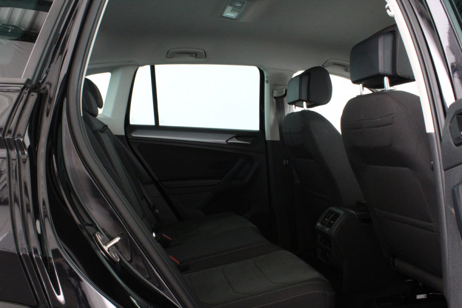 Volkswagen Tiguan 1.5 TSI Life Business > Camera/Trekhaak/Winterpakket/17inch/ACC...