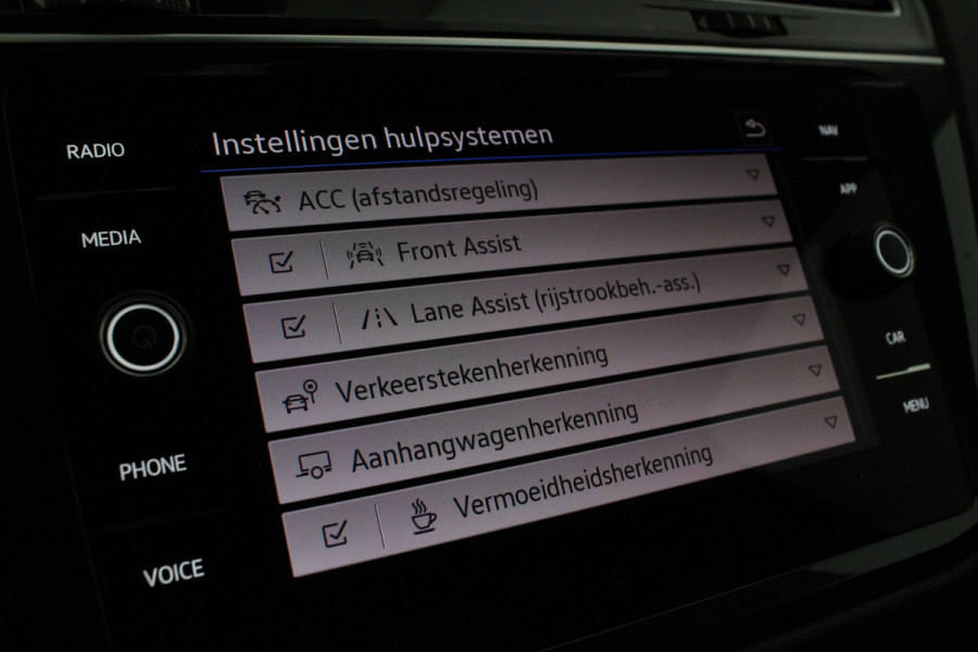 Volkswagen Tiguan 1.5 TSI Life Business > Camera/Trekhaak/Winterpakket/17inch/ACC...