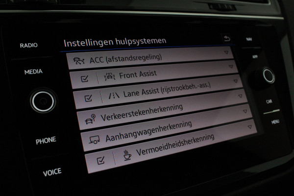 Volkswagen Tiguan 1.5 TSI Life Business > Camera/Trekhaak/Winterpakket/17inch/ACC...