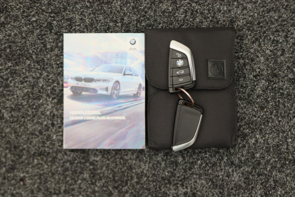 BMW 3-serie 320e Business Edition Plus M Sport Laser LED, Leer, Schuif-/kanteldak, Apple Carplay, Trekhaak elektr., 19"