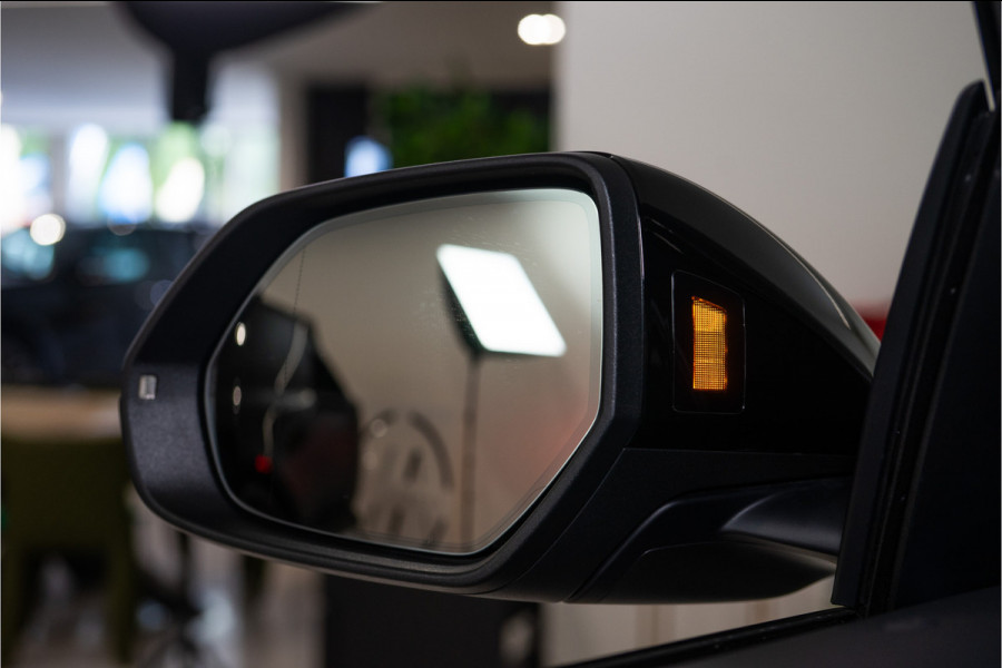 Audi Q8 60 TFSI E Quattro S-Edition Competition 490PK FACELIFT | Pano | B&O | Vierwielsturing | VOL! 4 JAAR FABRIEKSGARANTIE