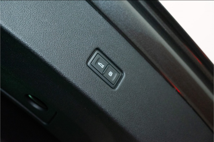 Audi Q8 60 TFSI E Quattro S-Edition Competition 490PK FACELIFT | Pano | B&O | Vierwielsturing | VOL! 4 JAAR FABRIEKSGARANTIE