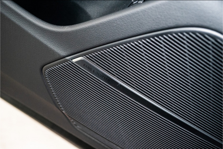 Audi Q8 60 TFSI E Quattro S-Edition Competition 490PK FACELIFT | Pano | B&O | Vierwielsturing | VOL! 4 JAAR FABRIEKSGARANTIE