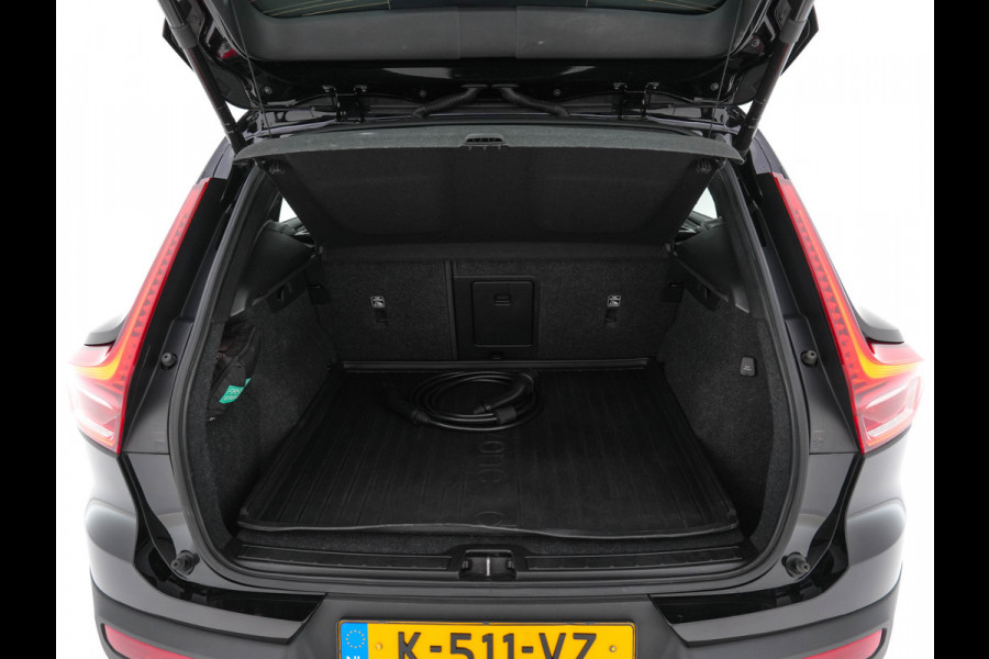 Volvo XC40 Recharge P8 AWD R-Design [ 3-Fase-11kW ] {SoH-90%} (INCL-BTW) Aut. *HEATPUMP | PANO | LEATHER-ALCANTARA | ADAPTIVE-CRUISE | DIGI-COCKPIT | FULL-LED | CAMERA | NAVI-FULLMAP | ECC | PDC | KEYLESS | HEATED-SPORTSEATS | TOWBAR | 19''ALU*