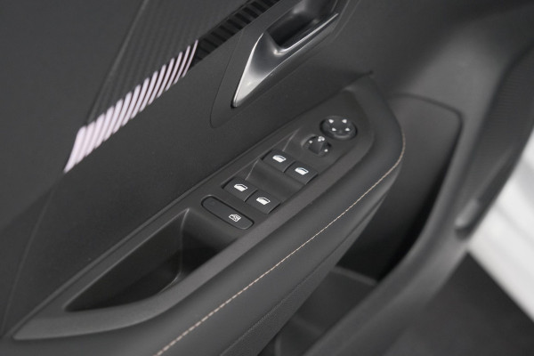Peugeot e-208 EV Allure 50 kWh | 11 KW Laadfunctie | Apple Carplay | Parkeersensoren
