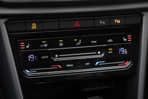 Volkswagen T-Roc 1.5 TSI ACT / PANODAK / VIRTUAL / ACC / MASSAGE / KEYLESS / CAMERA