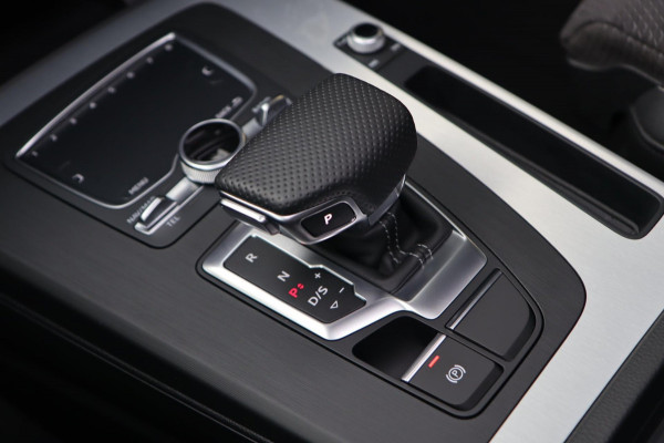 Audi Q5 45 TFSI 3x S-Line QUATTRO / PANODAK / VIRTUAL / KEYLESS / CAMERA / STOELVERW / DEALER SERVICE!