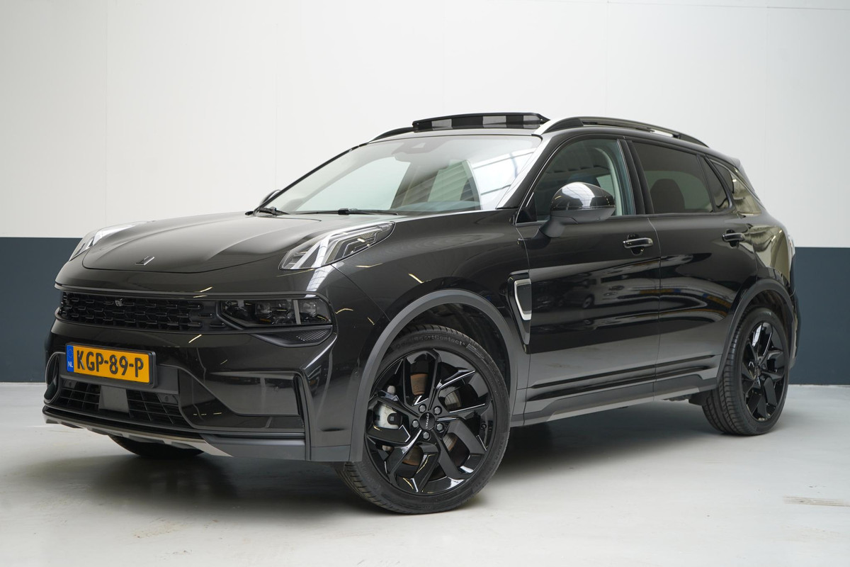 Lynk & Co 01 1.5 | Zwart optiek | Panoramadak | Navigatie | Memory | Apple CarPlay