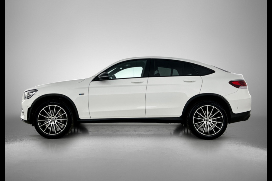 Mercedes-Benz GLC 300 e 4MATIC Premium Plus | AMG-LIne Interieur | AMG-Line Exterieur | Achteruitrijcamera | Multispaaks velgen | Nightpakket | Sfeerverlichting | Trekhaak | 24 Maanden Mercedes-Benz Certified Garantie