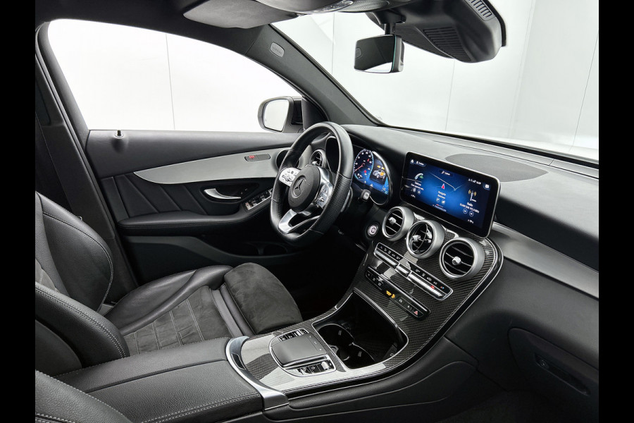 Mercedes-Benz GLC 300 e 4MATIC Premium Plus | AMG-LIne Interieur | AMG-Line Exterieur | Achteruitrijcamera | Multispaaks velgen | Nightpakket | Sfeerverlichting | Trekhaak | 24 Maanden Mercedes-Benz Certified Garantie