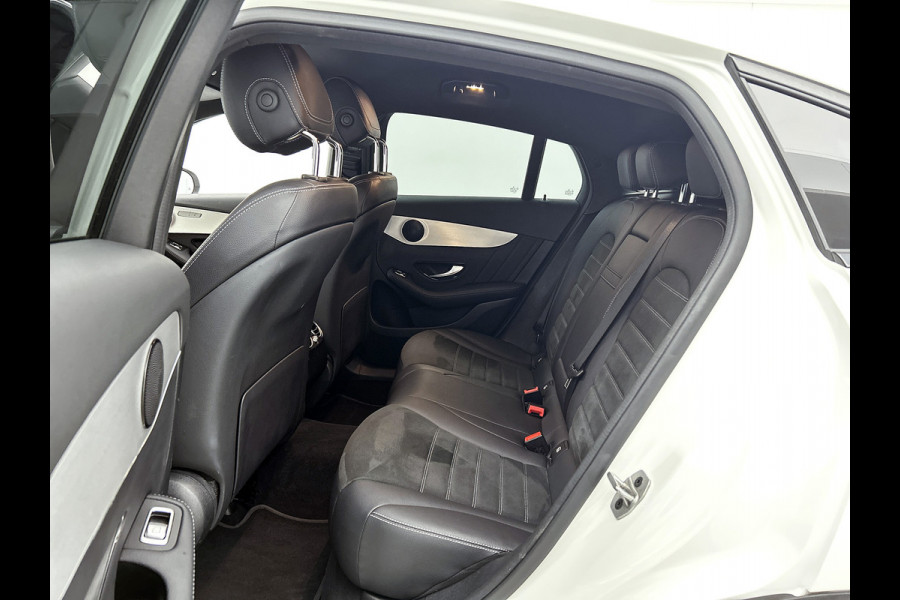 Mercedes-Benz GLC 300 e 4MATIC Premium Plus | AMG-LIne Interieur | AMG-Line Exterieur | Achteruitrijcamera | Multispaaks velgen | Nightpakket | Sfeerverlichting | Trekhaak | 24 Maanden Mercedes-Benz Certified Garantie