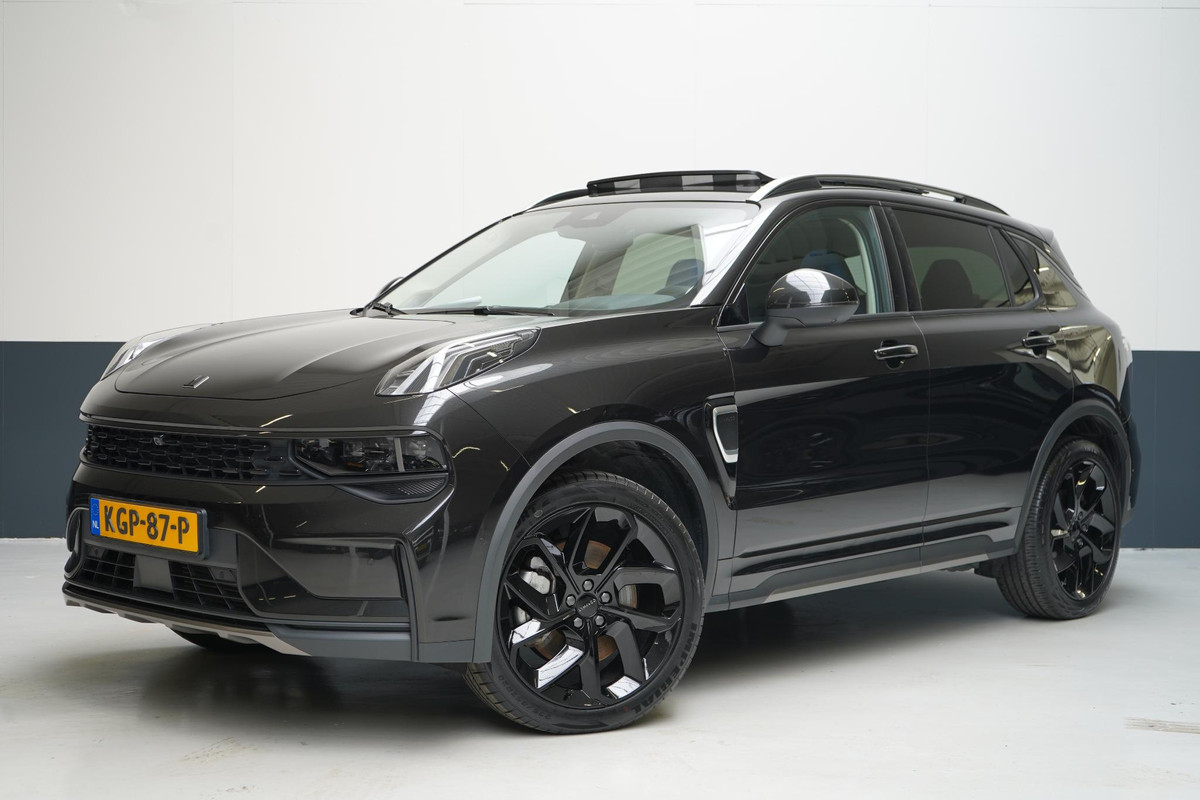 Lynk & Co 01 1.5 | Zwart optiek | Panoramadak | Navigatie | Memory | Apple CarPlay