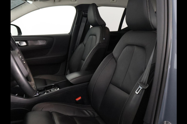 Volvo XC40 1.5 T5 PLUG-IN HYBRID+ DARK. ACCU 90% GAR. 9-2032* TREKHAAK . DODE HOEKDETECTIE . HARMAN KARDON . STUUR & STOELVERWARMING .