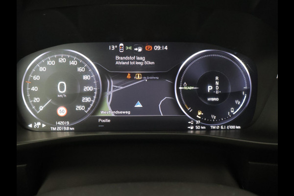 Volvo XC40 1.5 T5 PLUG-IN HYBRID+ DARK. ACCU 90% GAR. 9-2032* TREKHAAK . DODE HOEKDETECTIE . HARMAN KARDON . STUUR & STOELVERWARMING .