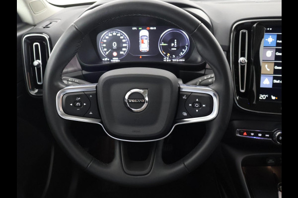 Volvo XC40 1.5 T5 PLUG-IN HYBRID+ DARK. ACCU 90% GAR. 9-2032* TREKHAAK . DODE HOEKDETECTIE . HARMAN KARDON . STUUR & STOELVERWARMING .