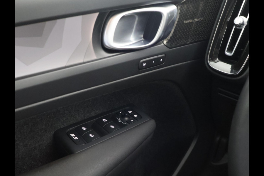 Volvo XC40 1.5 T5 PLUG-IN HYBRID+ DARK. ACCU 90% GAR. 9-2032* TREKHAAK . DODE HOEKDETECTIE . HARMAN KARDON . STUUR & STOELVERWARMING .
